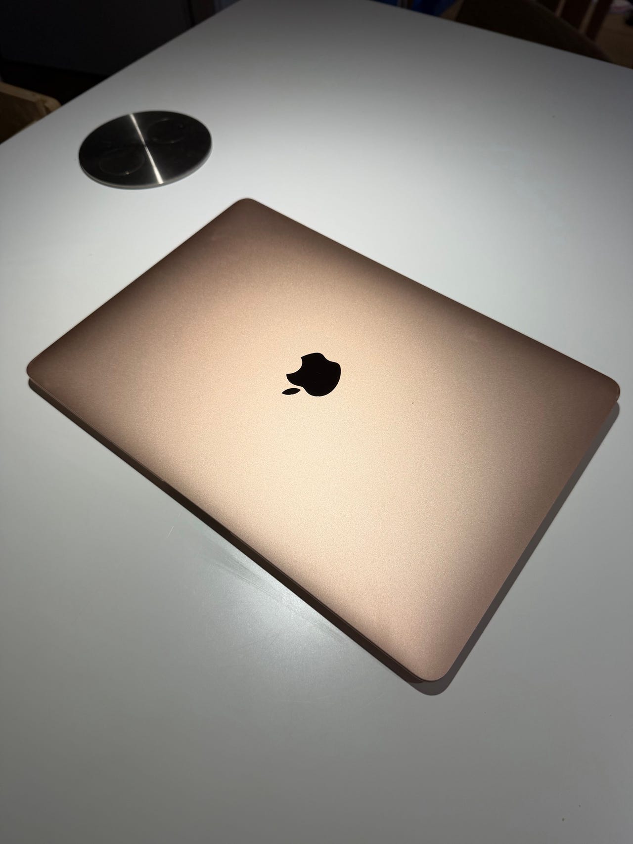 MacBook Air M1 2020 13” – 8GB RAM / 256GB SSD – Gull – Kvittering