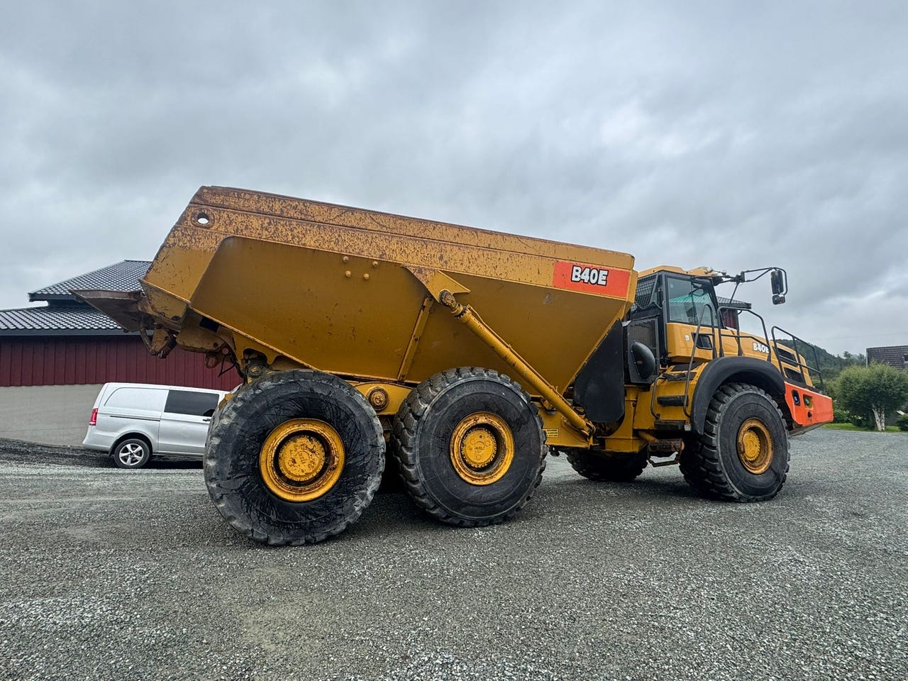 Bell B40 E – bilde 9 av 22