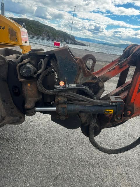 Hitachi ZX225LC-6 – bilde 19 av 22
