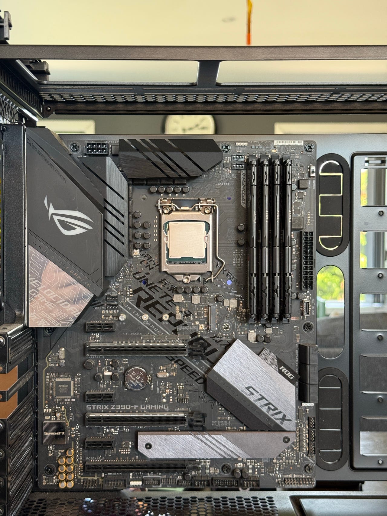 ASUS ROG Strix Z390-F + i9-9900KF + 64GB Kingston Fury – komplett