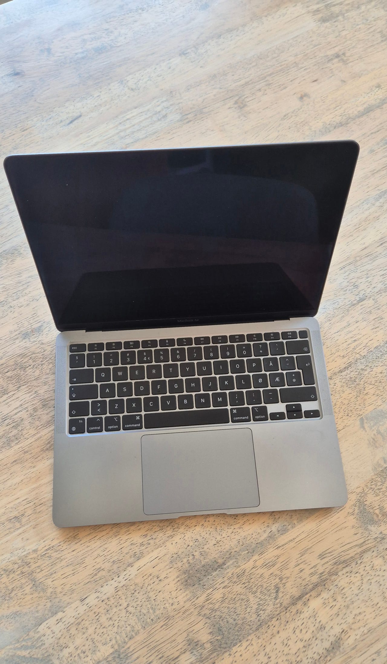 Macbook Air M1 (2020) 8gb, 256gb minne. 13,3