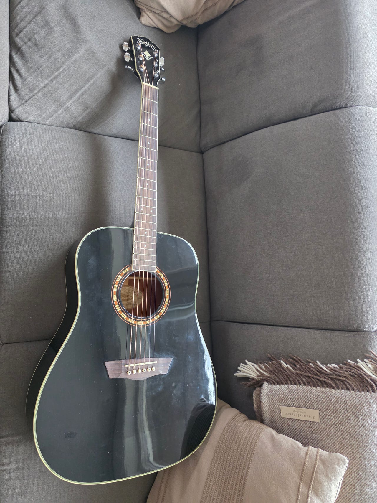 Washburn WD10SB akustisk gitar svart. | FINN-torget