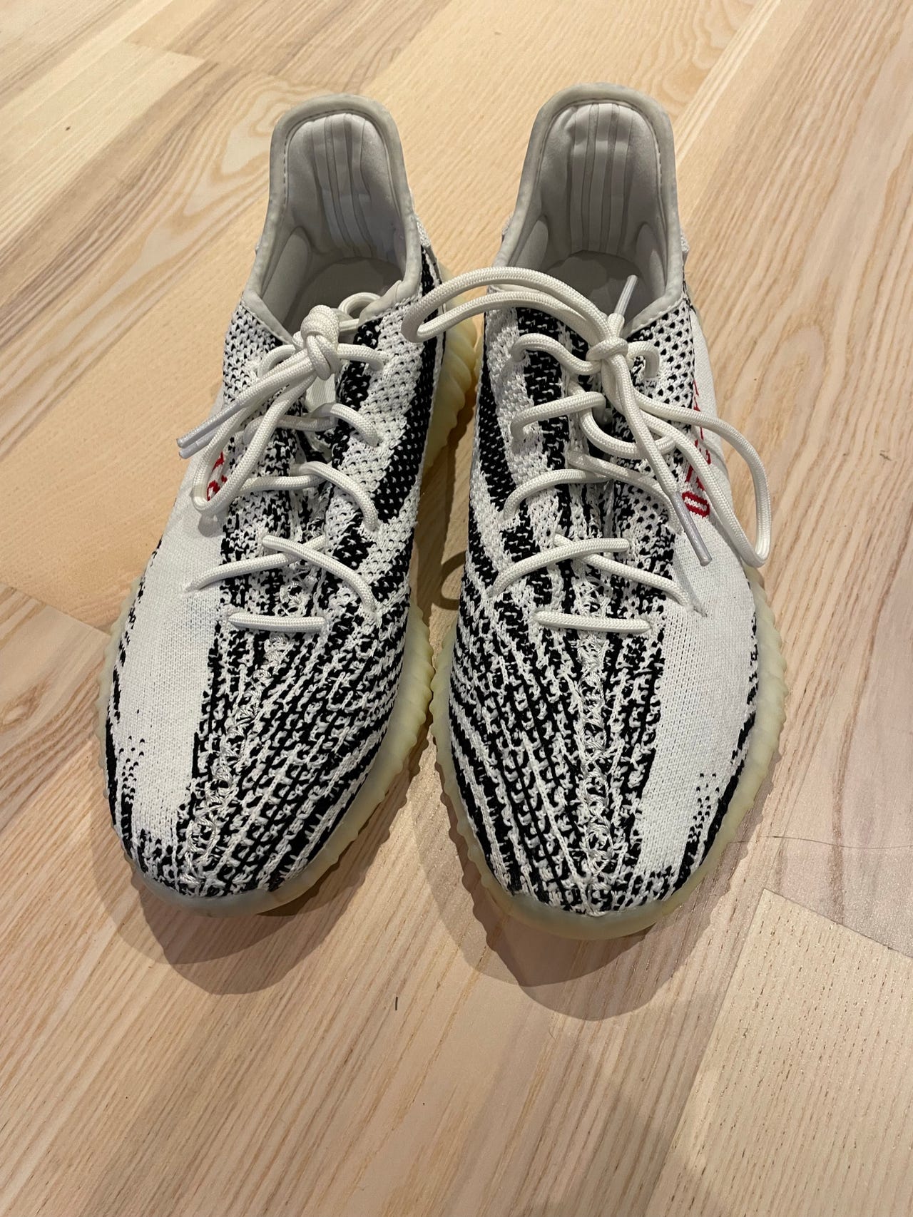 えりあYeezy boost 350 V2 28.5㎝ Adidas Zebra Yeezy Boost 350 V2 sneakers str 44 hvit/svart | FINN