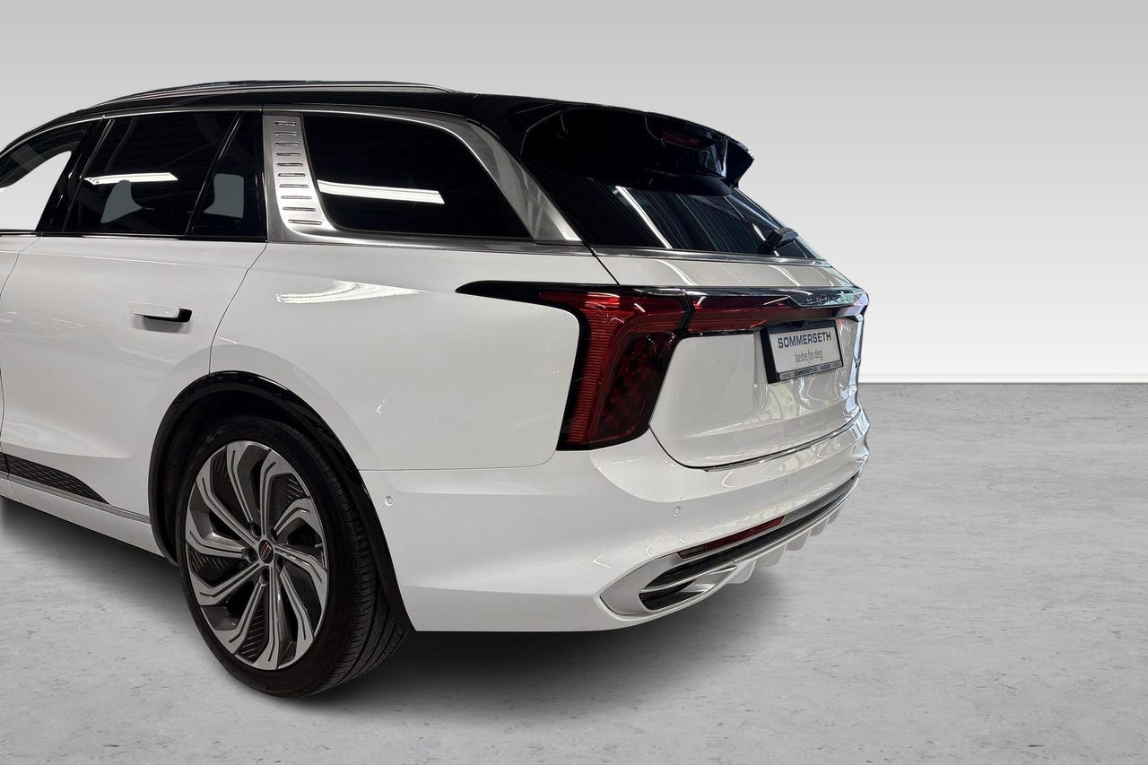 Hongqi E-HS9 7 hos Sommerseth