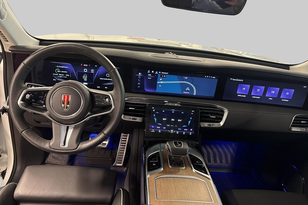 Hongqi E-HS9 14 hos Sommerseth