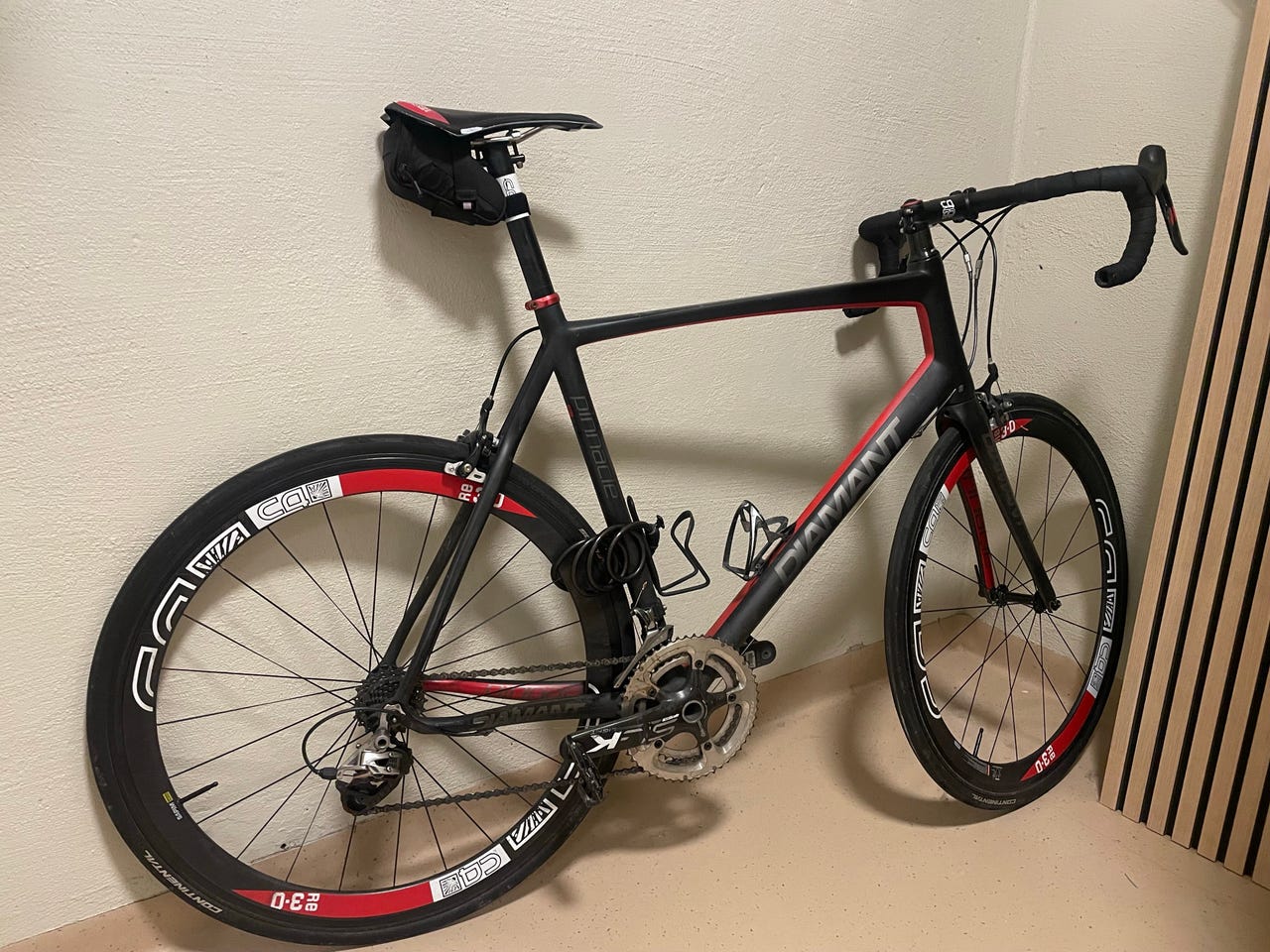 Lett landeveissykkel i str 60 - Diamant Pinnacle R1