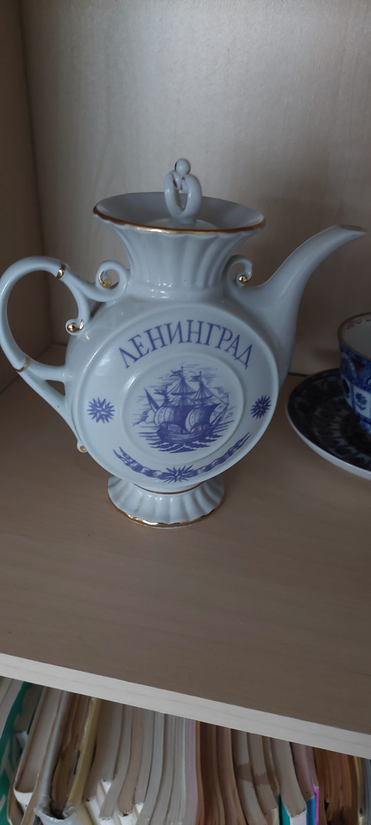 Lomonosov ,Leningrad porselenskanne, fra 80 tallet med blått motiv