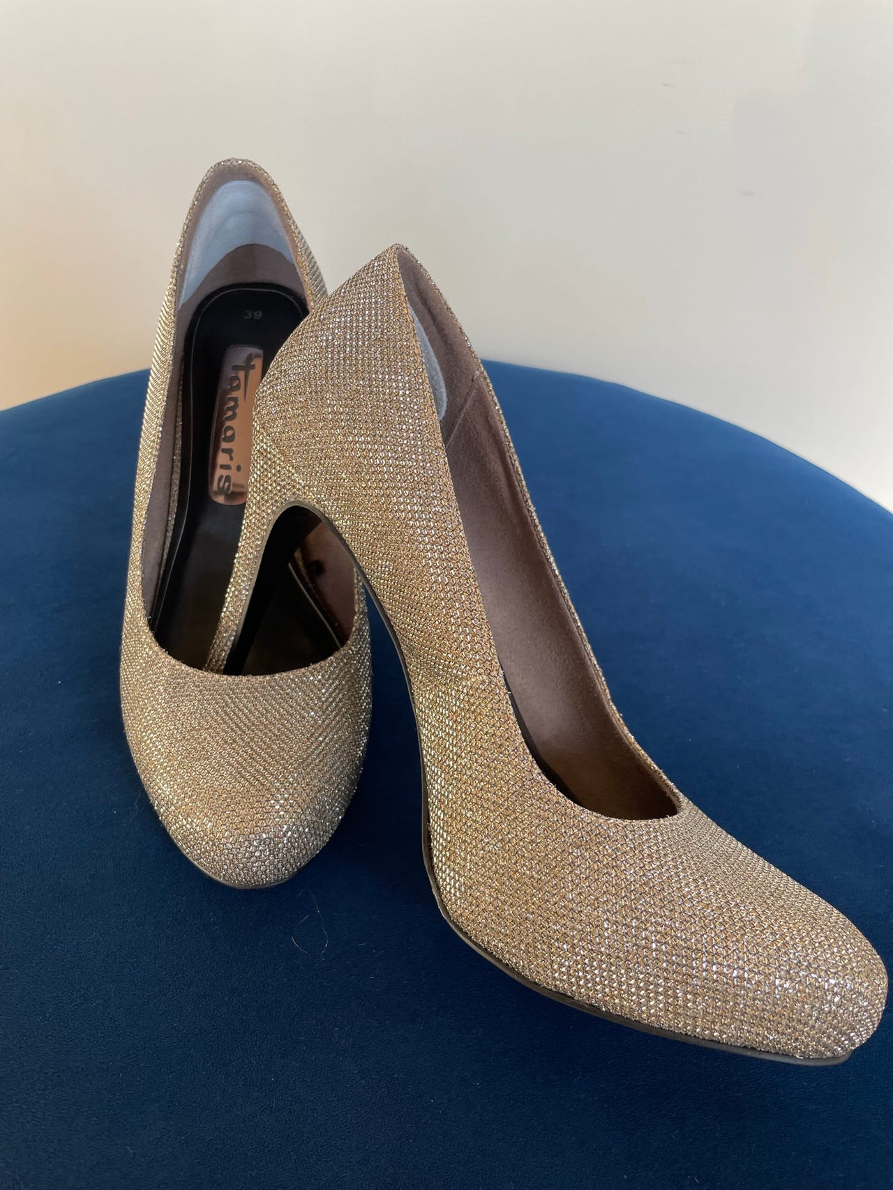 Tamaris pumps hæler str 39 gull glitter
