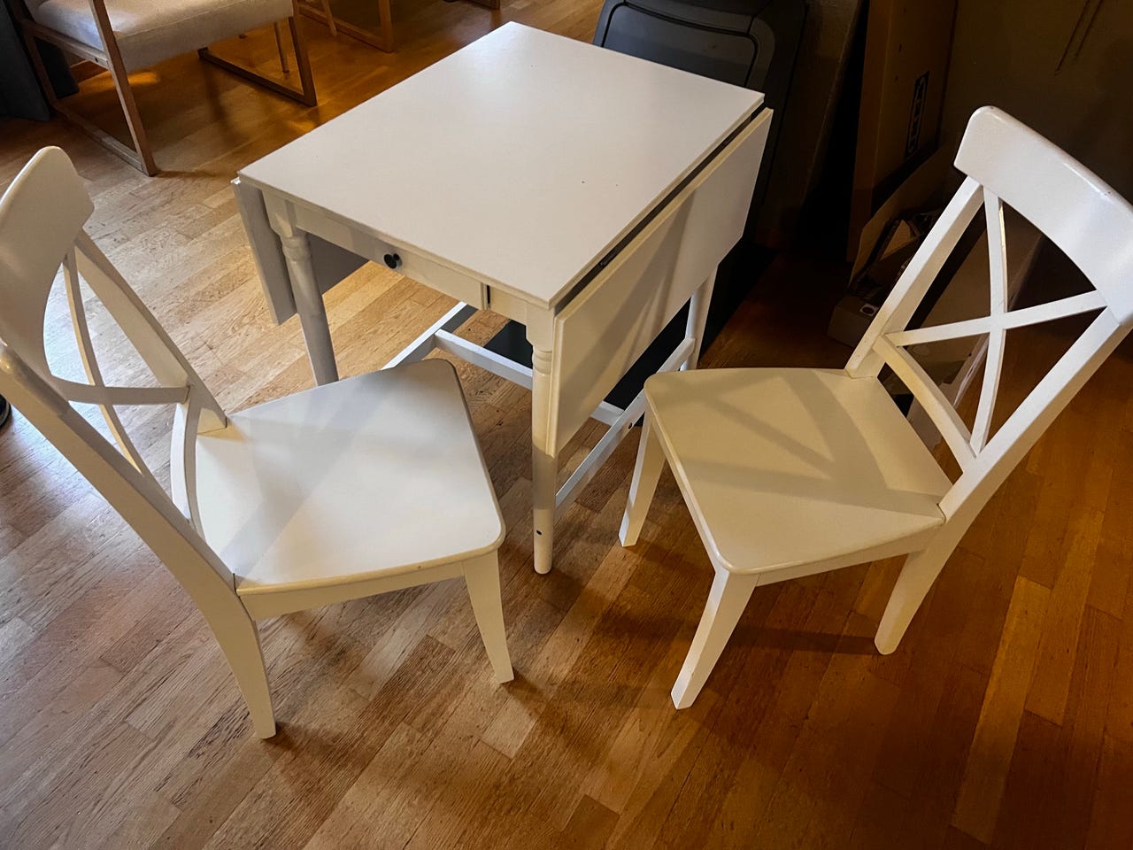 Ingolf stoler og ingatorp bord