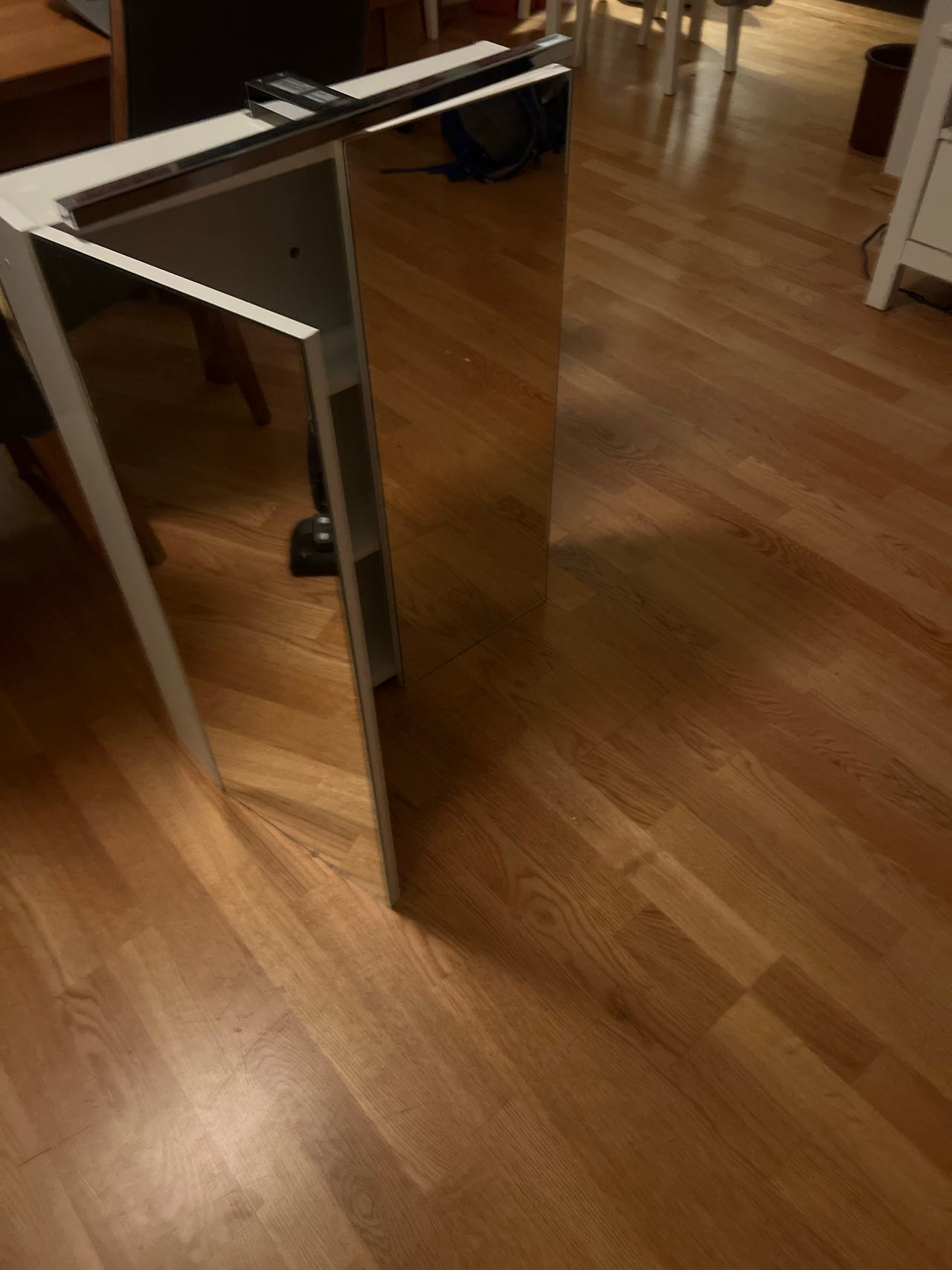 Speilskap til bad i hvit 60x80