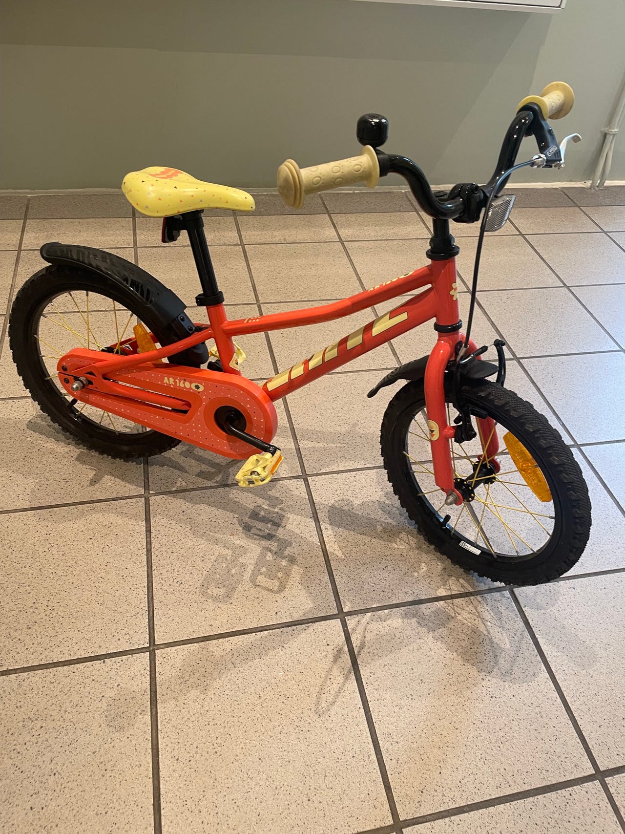 Specialized barnesykkel 16" oransje