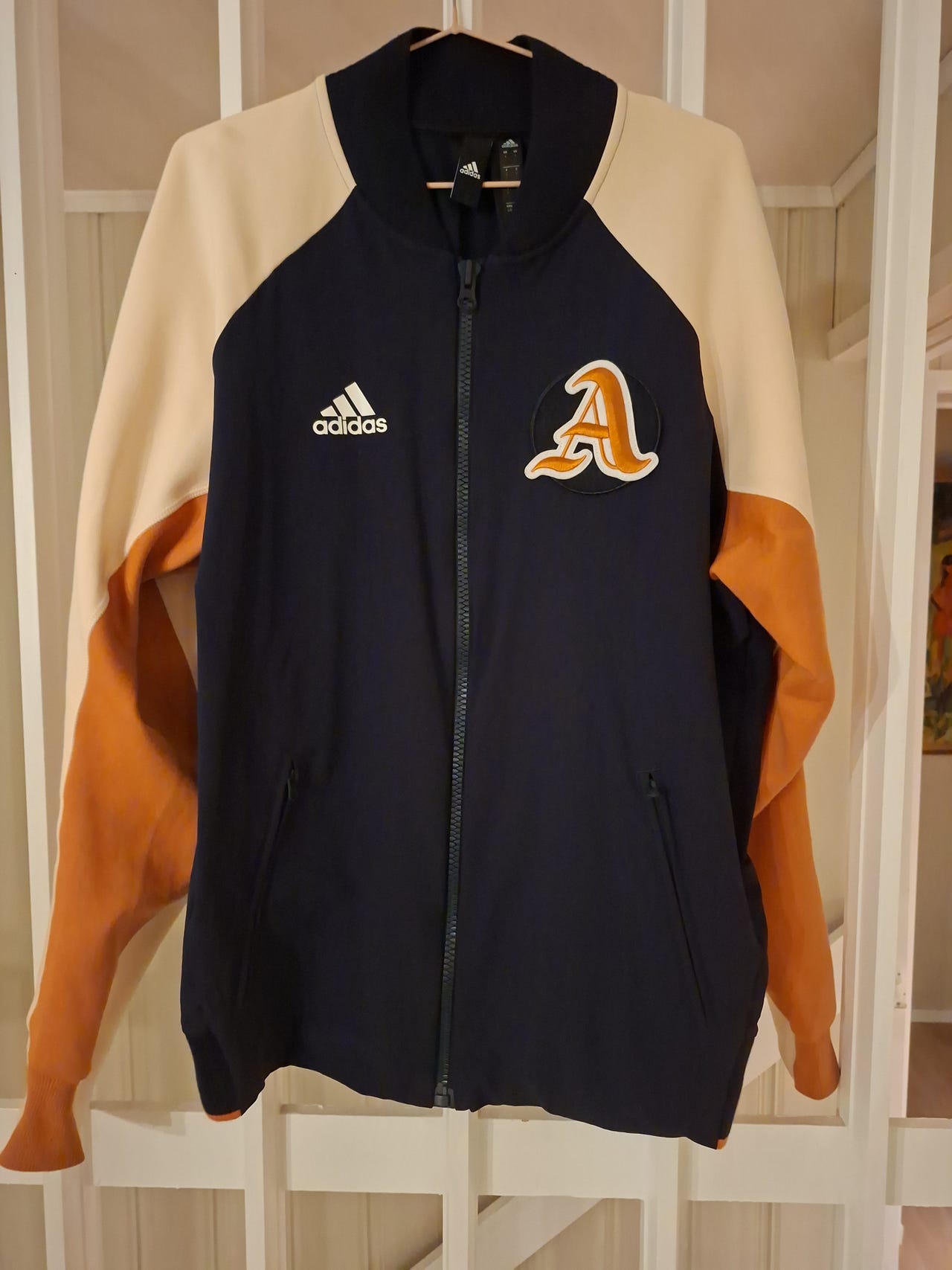 Adidas jakke L flerfarget