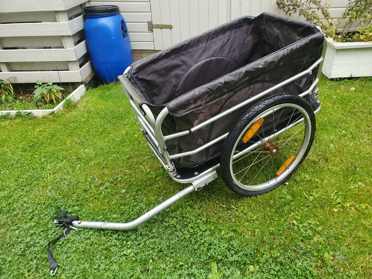 Godt brukt sykkeltralle gis bort uten sykkelfeste til sykkel eller olabil
