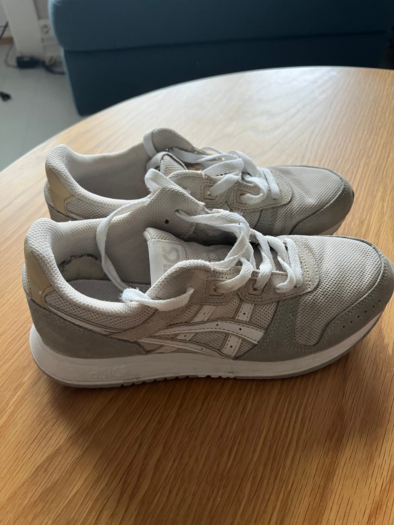 ASICS joggesko – lysegrå/hvite