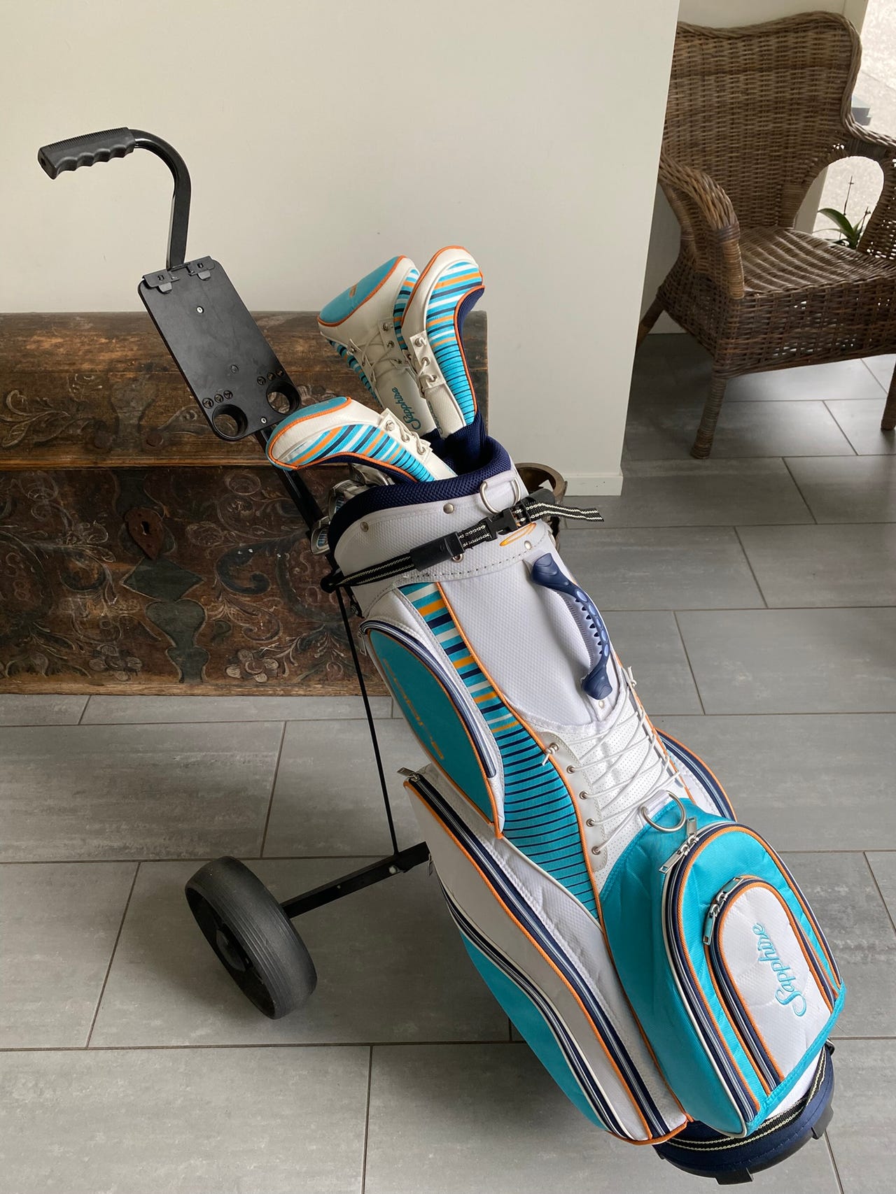 Cobra Lady Sapphire golfsett med bag og tralle