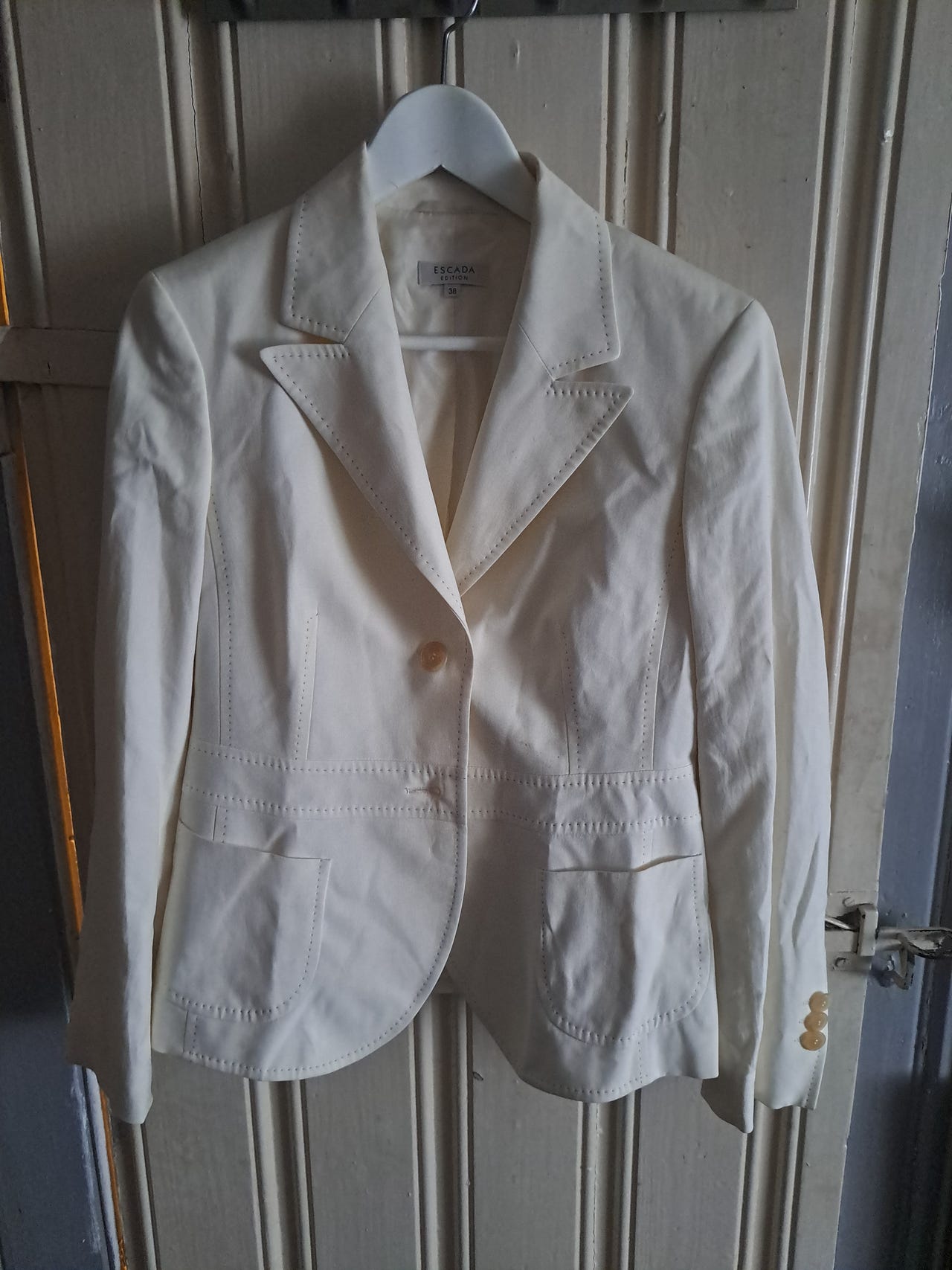 Escada jakke/blazer (trenger en vask/rens)