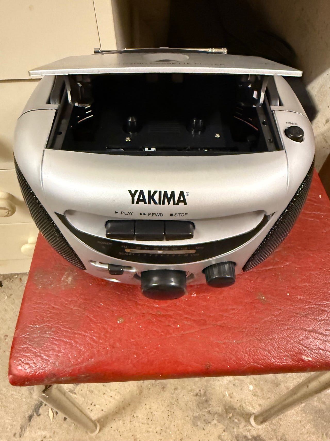 Yakima bærbar kassettspiller med radio
