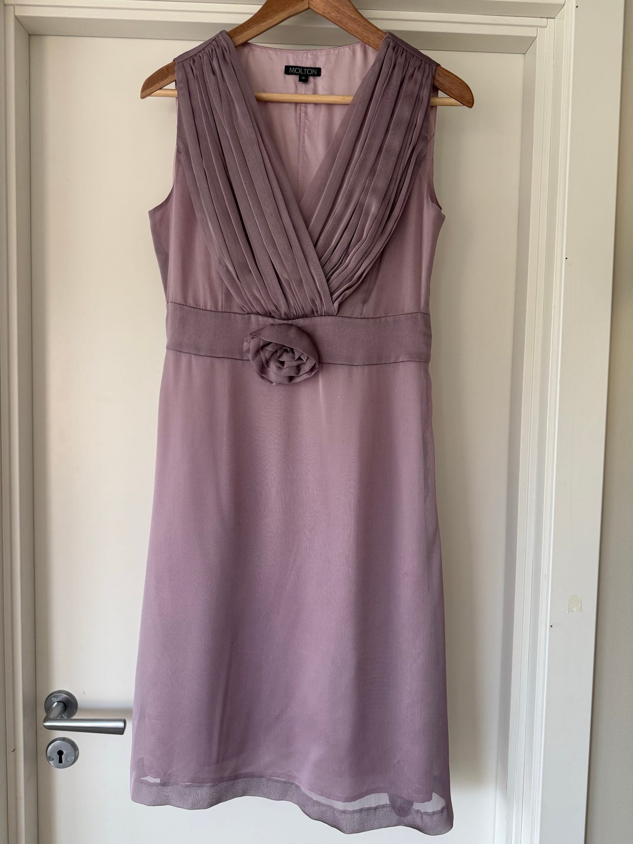 Kjole til spesiell anledning str 38 lilla/rosa chiffon