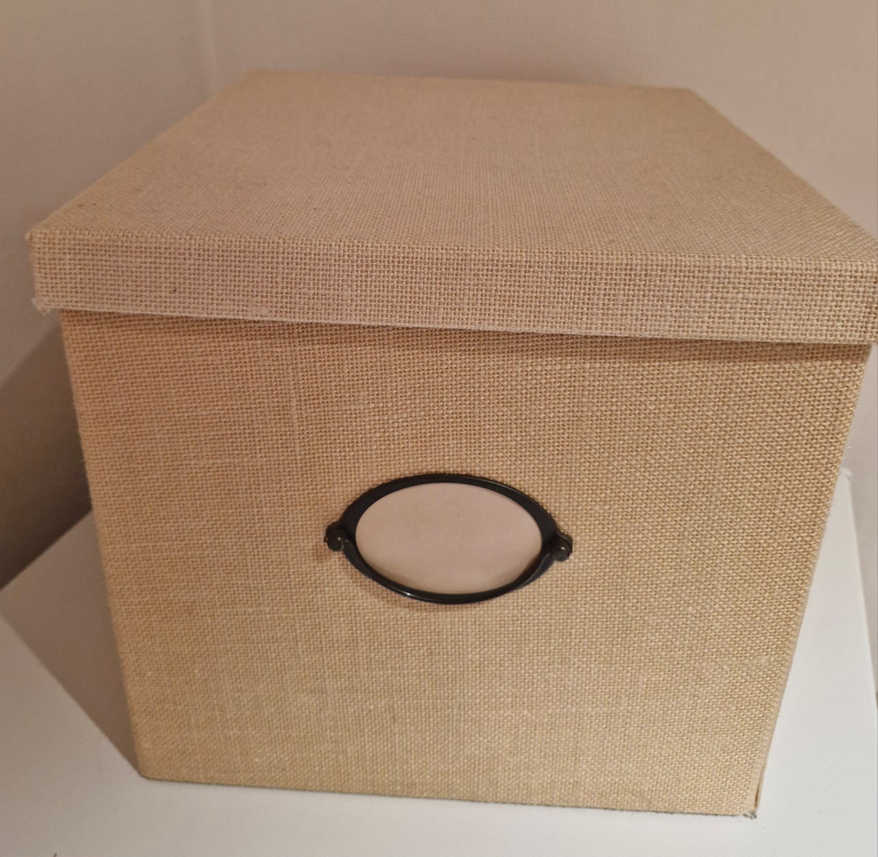 KVARNVIK eske med lokk fra IKEA