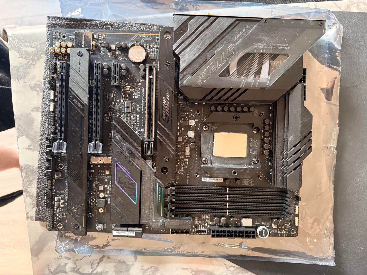 ASUS ROG STRIX Z790-F GAMING WIFI + Intel Core i9-14900KF | FINN