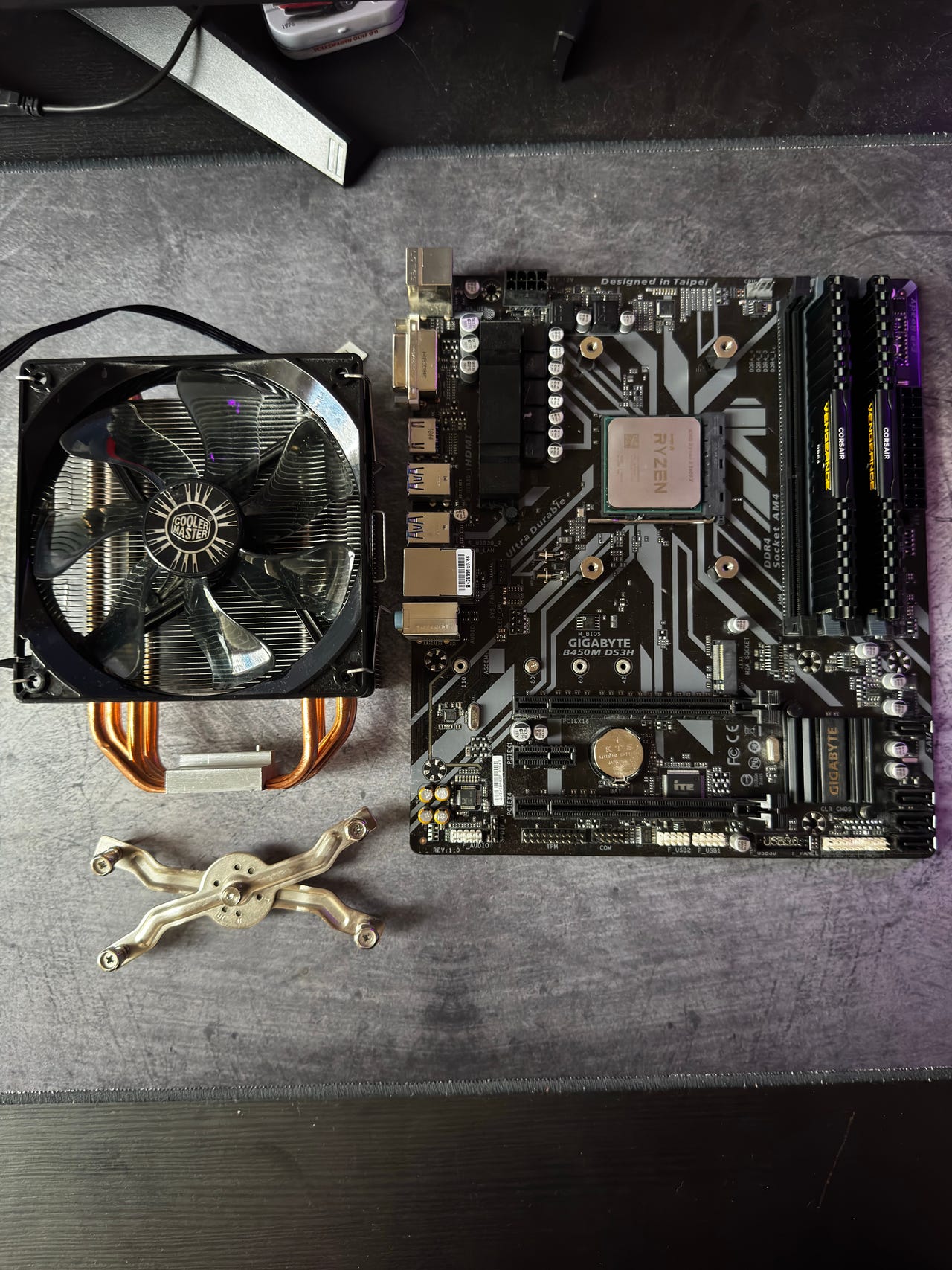 AMD Ryzen 5 5600x, med Gigabyte b450m, DDR 4 2666Mhz 16gb (2x8