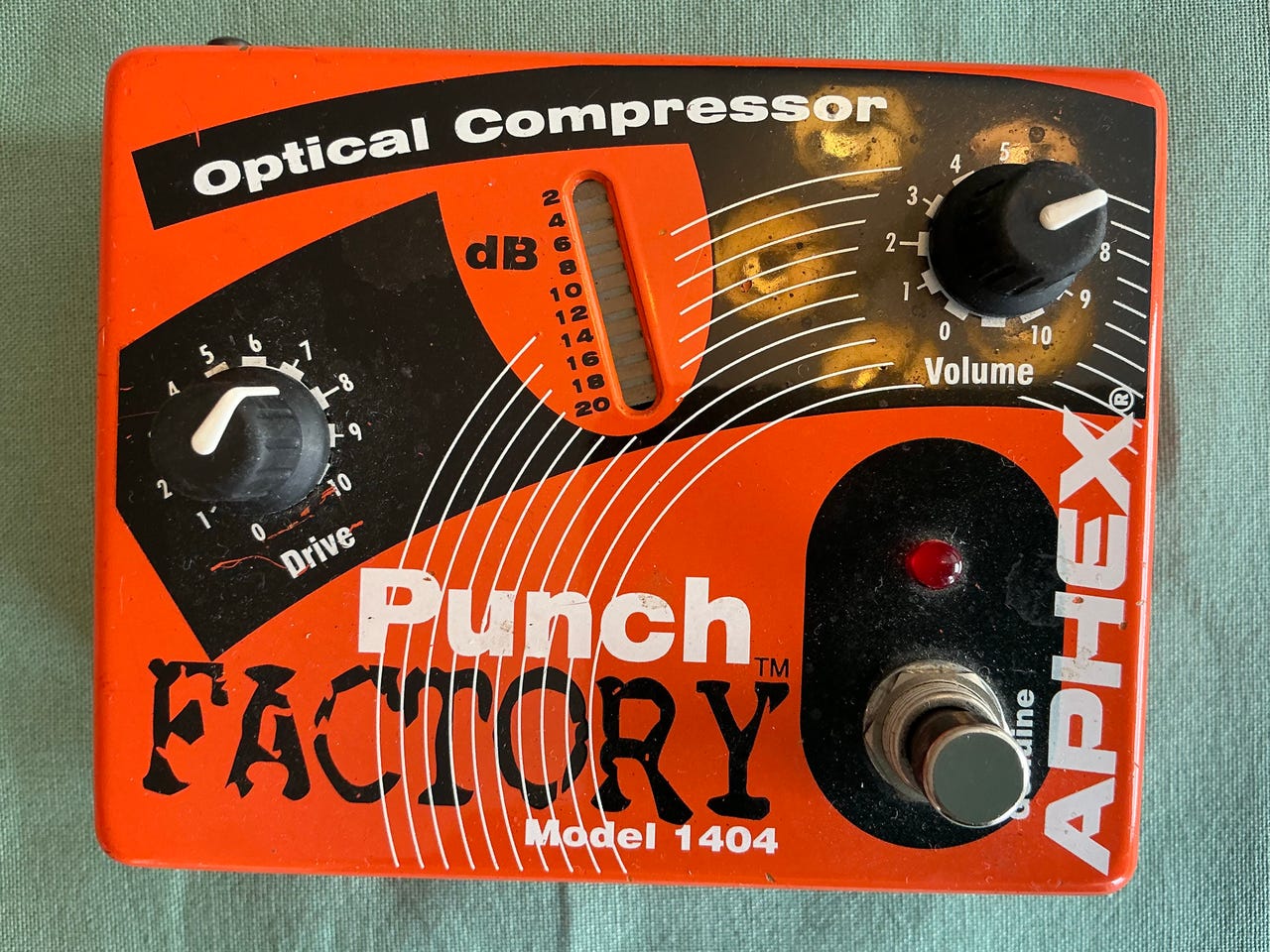 Aphex Punch Factory Model 1404 optical compressor / DI-boks