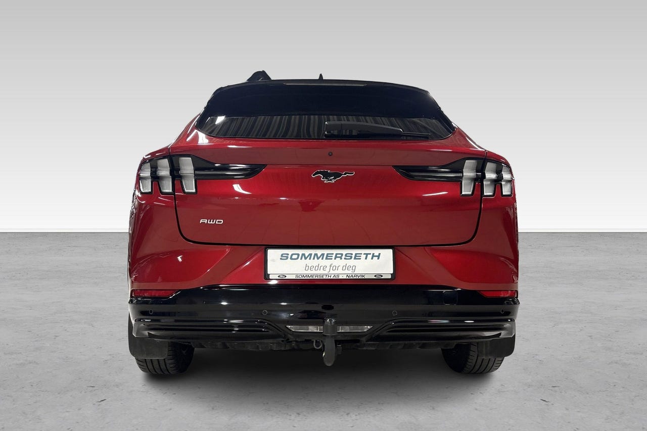 Ford Mustang Mach-E 8 hos Sommerseth