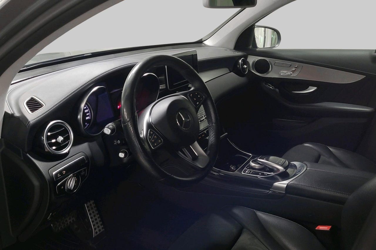 Mercedes-Benz GLC350 e 9 hos Sommerseth