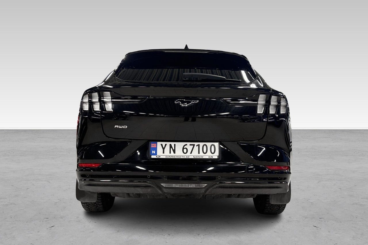 Ford Mustang Mach-E 9 hos Sommerseth