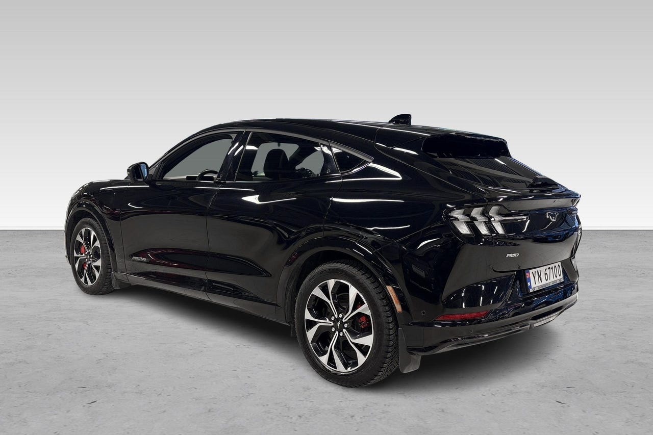 Ford Mustang Mach-E 8 hos Sommerseth