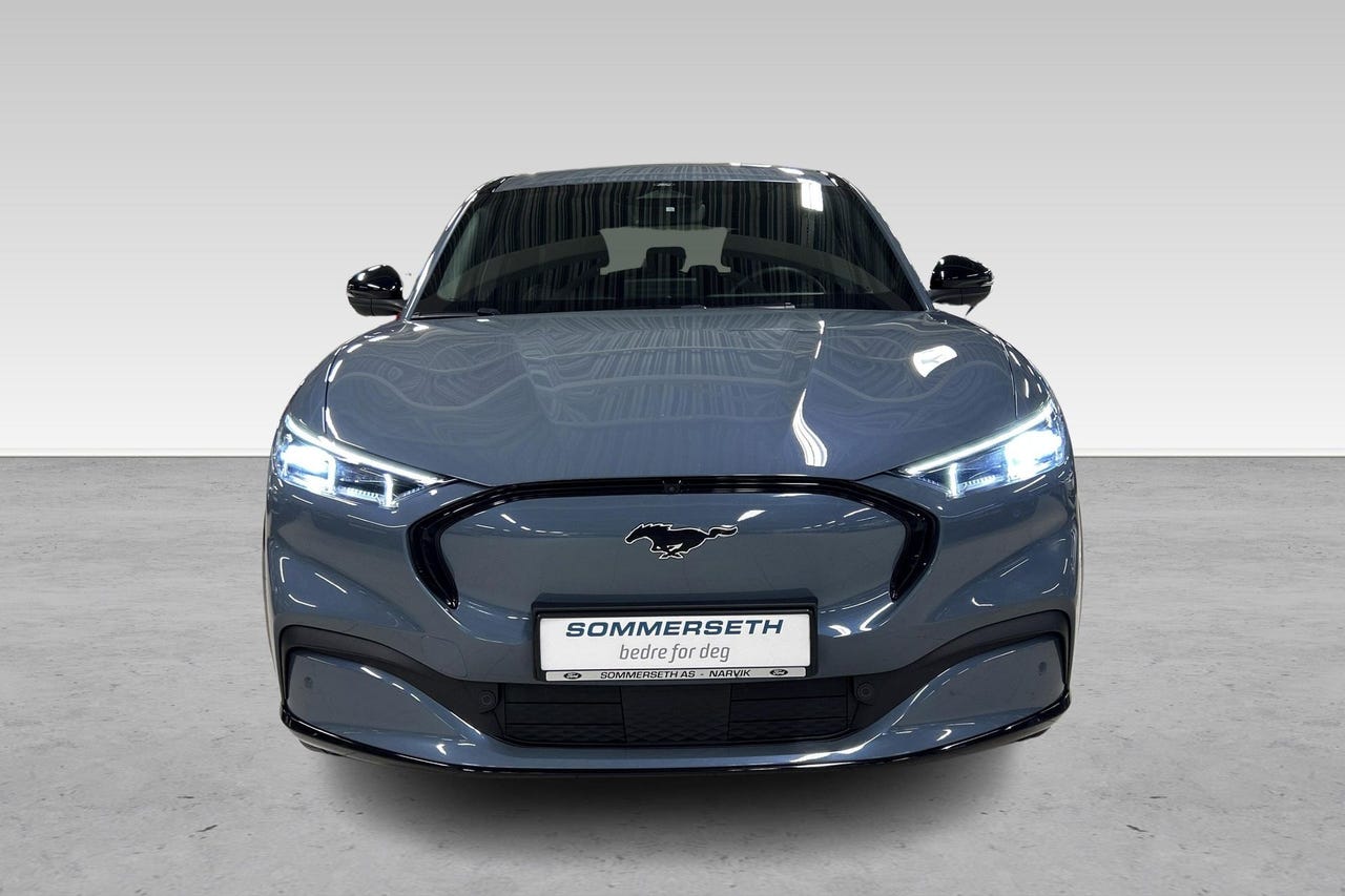 Ford Mustang Mach-E 4 hos Sommerseth