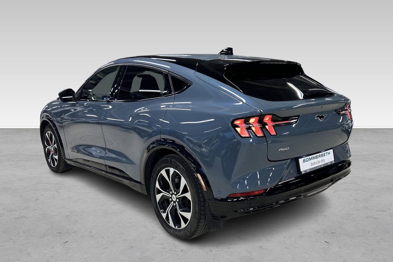 Ford Mustang Mach-E 8 hos Sommerseth