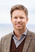 Bilde av megler Rune Hallan