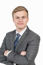 Bilde av megler Christoffer Edstrøm Jacobsen