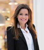 Bilde av megler Nina Fjellheim