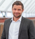 Bilde av megler Fredrik Mørch Døviken