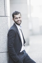 Bilde av megler Noman Afzal