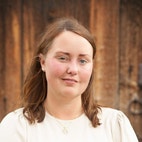Bilde av megler Malin Morken Odlolien