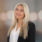 Bilde av megler Emilie Myren Ynnesdal