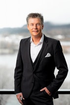 Bilde av megler Fredrik Tøsdal