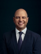 Bilde av megler Edvard Chapsang