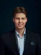 Bilde av megler Mikael Albin Andersen