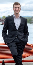 Bilde av megler Daniel Nes Yven
