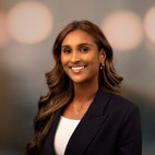 Bilde av megler Ramya Nadesapuran