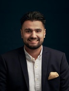 Bilde av megler Younas Mohammad Khyam