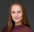 Bilde av megler Eline Knapstad