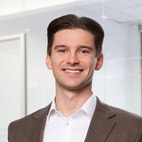 Bilde av megler Ernest Haugnes