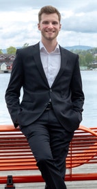 Bilde av megler Daniel Nes Yven