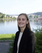 Bilde av megler Lotte Strand Jonsmyr