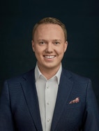 Bilde av megler Martin Larsen Sundet